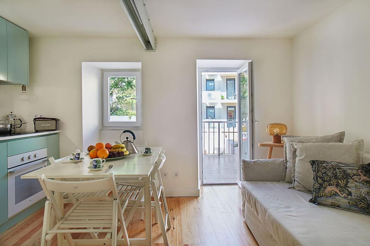 Apartment Modern Flat With Double Patio Right Next To Estrela Gardens